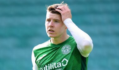 Kevin Nisbet left out of Hibs squad amid Celtic transfer speculation