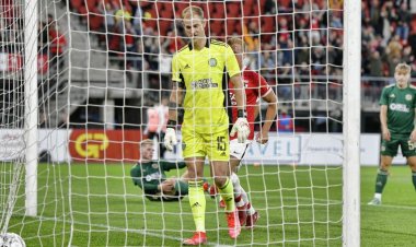 Calamitous Joe Hart makes another blunder as Celtic goalkeeper mocked
