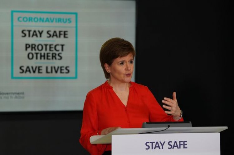 "Treated like muck yet again": Celtic fans react to Sturgeon