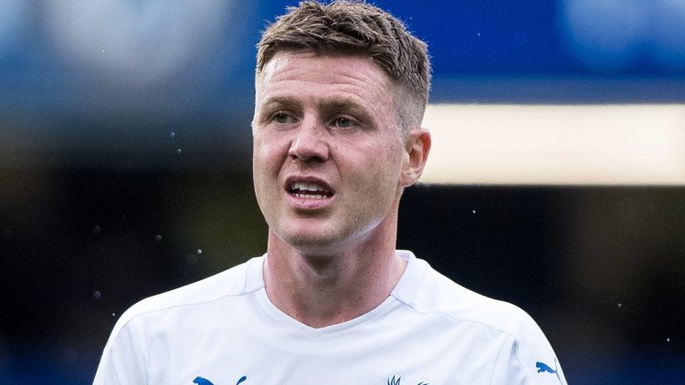 Celtic sign Ireland midfielder McCarthy and Hart