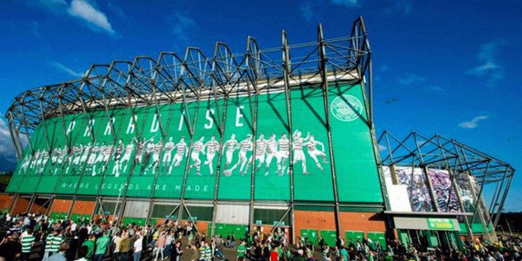 Video: Celtic Team Bus Arrival Receives Rapturous Applause