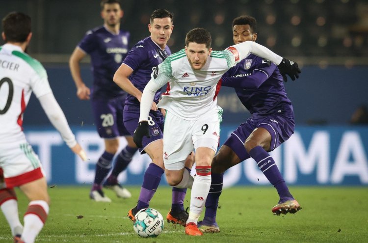 Thomas Henry 'ready for step up' says OH Leuven boss amid Celtic links