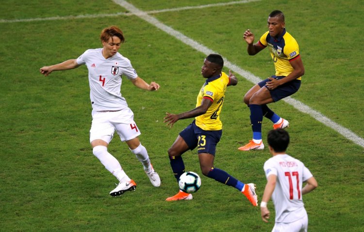 Celtic: Hoops begin talks for Ko Itakura