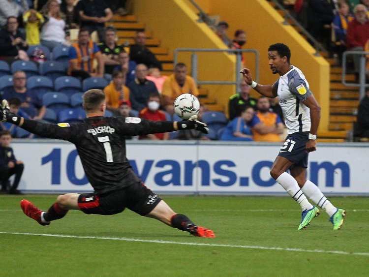 Former Celtic man Scott Sinclair happy to take a central role at Preston North End in bid for goals