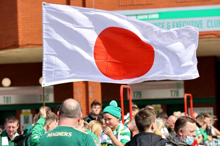 Derry Pele on Naka and Kyogo