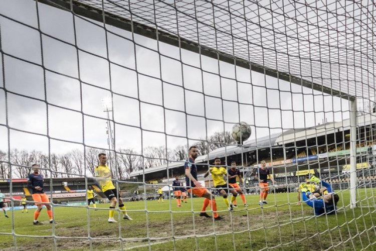 Celtic in talks to sign Eredivisie's top goalscorer