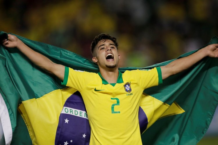 Celtic: Yan Couto move off