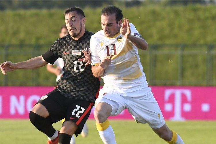 ‘In the door over the next week’ – Virals: Celtic close to double deal for defenders