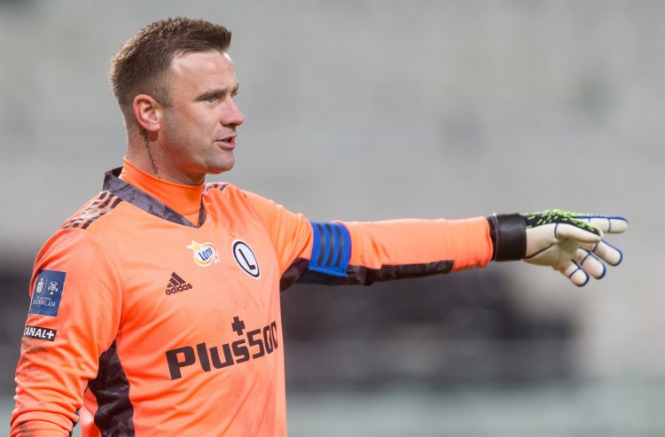 The brilliant footage of Artur Boruc embracing new Celtic signing - 67 Hail Hail