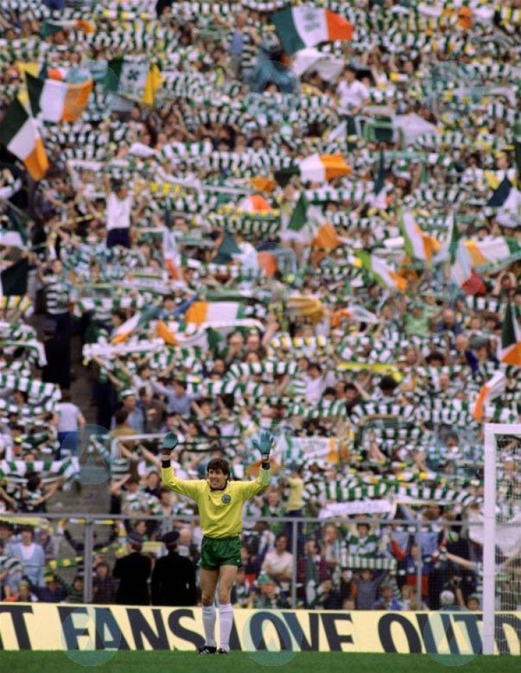 Photo Of The Day: Paddy Bonner And The Tremendous Celtic Support | The