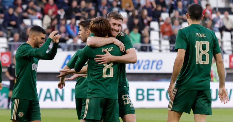 AZ Alkmaar 2 Celtic 1 as Celtic survive nervy night to reach group stages