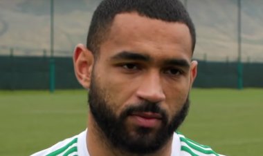 NEW BHOY REVEALS HART-TO-HEART CHAT