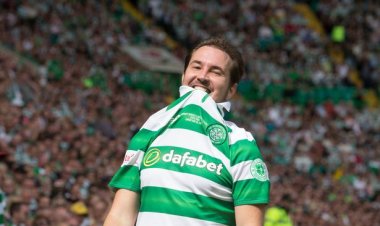 Video: Celebrity Celt Martin Compston's Hilarious Reaction To Sim