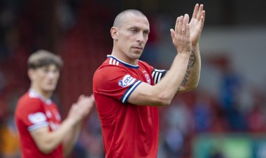 Celtic were desperate to keep Scott Brown, insists Aberdeen boss Stephen Glass