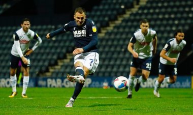 Celtic: Kevin Phillips reacts to Jed Wallace interest