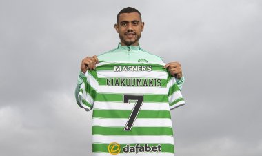 Giakoumakis in line for Celtic debut
