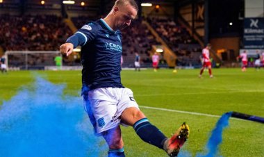 Disgusting chants then a blue flare volley