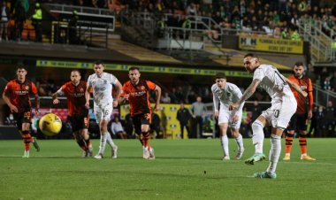 Dundee United 1 Hibernian 3: Tannadice side's Hampden hoodoo continues as they suffer double injury blow ahead of Celtic trip