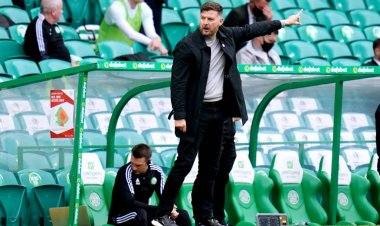 Ex-Premier League ref rubbishes claim United were due a pen | The Celtic Star