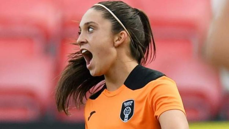 City off to flyer in defence of title