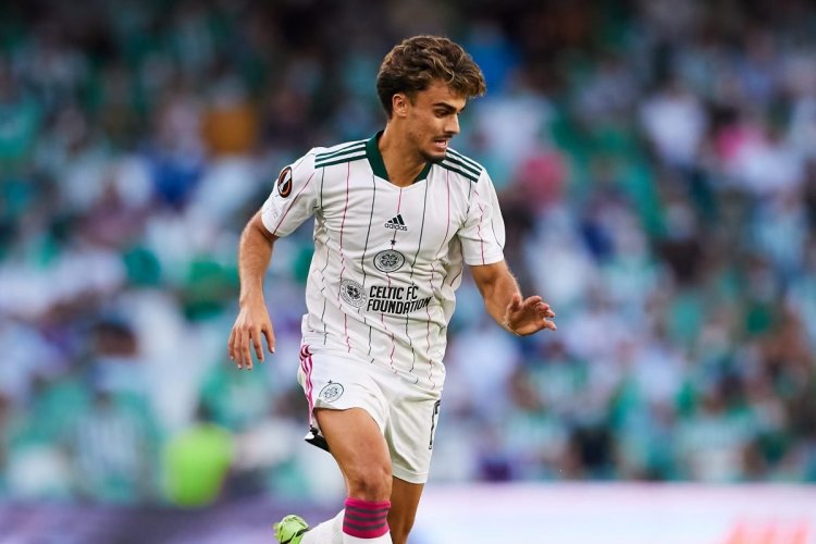 Virals: One Celtic fan pulls off incredible stunt for Europa League clash