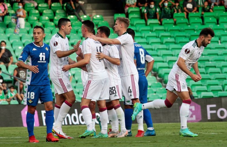 Team's Up – Surprise as Bolingoli starts, first start for McCarth