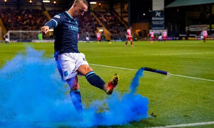 Leigh Griffiths apologises for kicking smoke bomb into St Johnstone fans at Dens Park