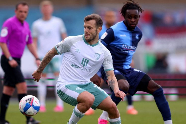 ‘Celtic fans would take to him’ – Pundit urges Bhoys to sign 34-cap int’l available for free