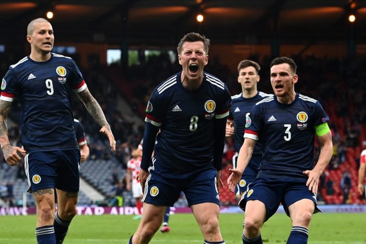 ‘Despite the transfer speculation’ – Virals: Fan reacts to ‘wonderful’ Celtic news