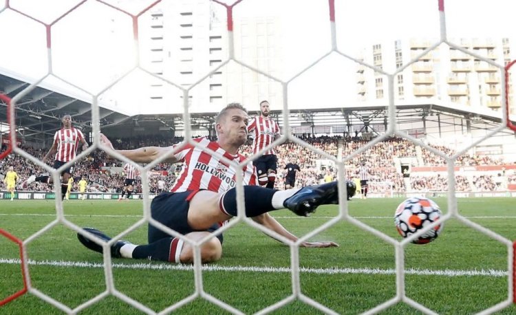 Video: Ex-Celtic defender impresses in England with goal saving tackle