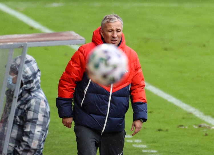 Dan Petrescu appears to have made a u-turn after reported Celtic interest; talks up Romania stay - 67 Hail Hail