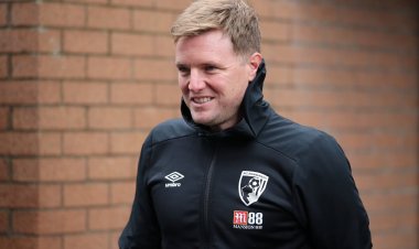 Fry claims Howe is keeping his options open