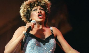 Tina Turner caught up in Rangers and Celtic slanging match on the Hotline