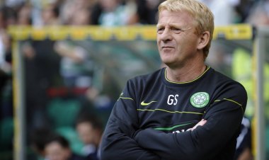 “They’ve been behind for nine years! It’s embarrasing!” - Strachan’s amazing rant at co pundits on live TV