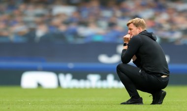 Ex-Celtic man warns club should be 'nervous' that Howe deal is not done