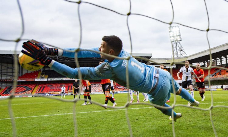 Report: Dundee United goalkeeper Benjamin Siegrist waiting for Celtic decision - 67 Hail Hail