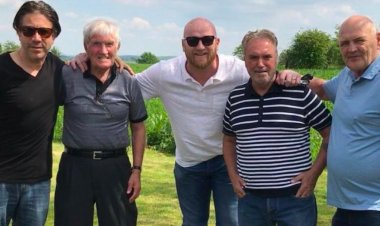 Lisbon Lion Bertie Auld in great form as he sings with John Hartson