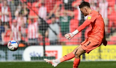 Celtic issued warning over interest in Newcastle goalkeeper Freddie Woodman