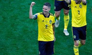 Celtic hero Mikael Lustig eyes Glasgow return