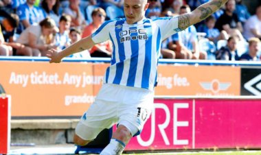 Celtic’s Ange Postecoglou wants to sign Aaron Mooy