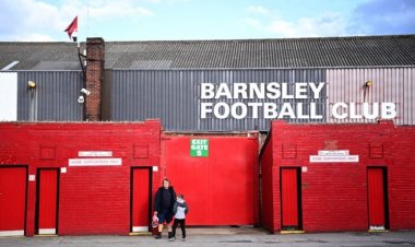 Barnsley-linked man ‘wants’ to play in the Championship as links to Celtic emerge