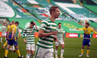 Norwich set to offer improved bid of £12m for Celtic's Kris Ajer