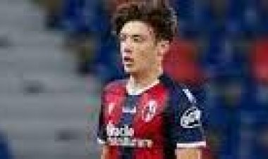 MOURINHO HOLDS KEY IN HICKEY MOVE
