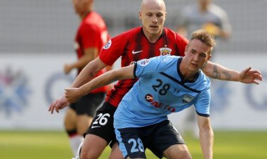 ‘Really good signing’ – Pundit backs move for Celtic target and ex-PL ace; spotted at airport