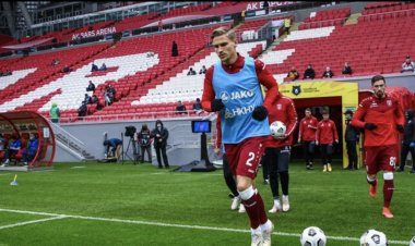 Carl Starfelt holds Celtic transfer talks amid defensive signing spree