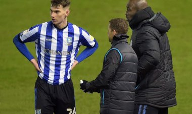 Darren Moore makes revealing comments on Osaze Urhoghide and Liam Shaw’s Sheffield Wednesday exit for Celtic