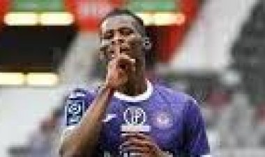 £2m FLOP HEADS FOR EXIT