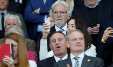 Fashion Secret- Billy Connolly shows his colours