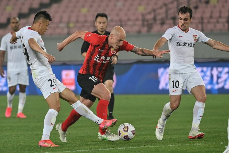 Video: Celtic target Aaron Mooy in action | The Celtic Star