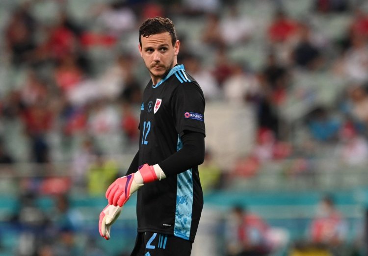 Celtic told to consider Danny Ward